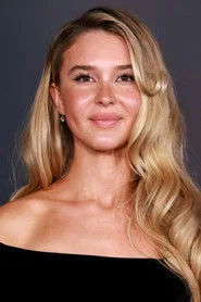 Isabel May as Elsa Dutton