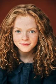 Alexa Goodall as Nina