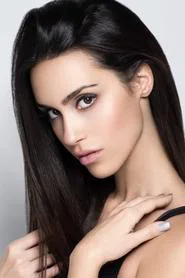 Shiva Negar as Annika