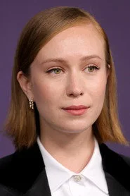 Hannah Einbinder as Ava