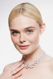 Elle Fanning as Thia / Tessa