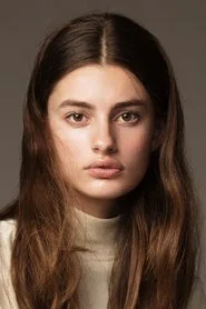 Diana Silvers as Dahlia Teller