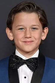 Mateo Zoryan Francis-DeFord as Younger Sammy Fabelman