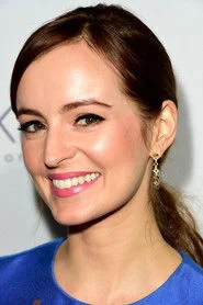 Ahna O'Reilly as Elizabeth Leefolt