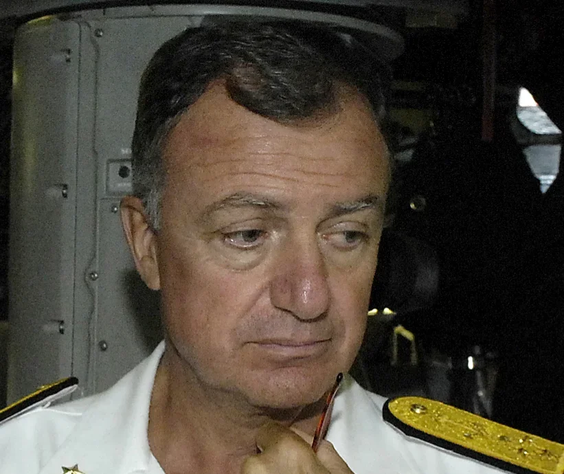 US Navy commander shows submarine control room periscope operations